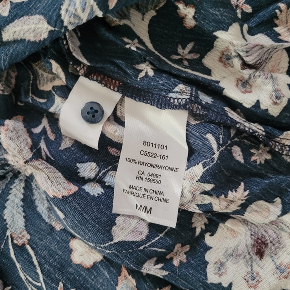 Long sleeve button up top - Picture 5 of 5